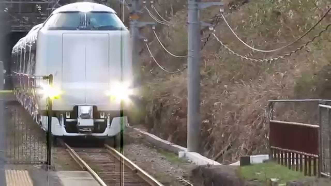 JR山陰本線上り　特急新大阪行き　上夜久野駅を通過するこうのとり