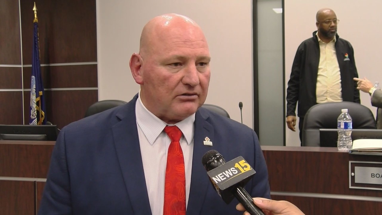 Lafayette Parish School Board gives superintendent permission to lay off employees if necessary