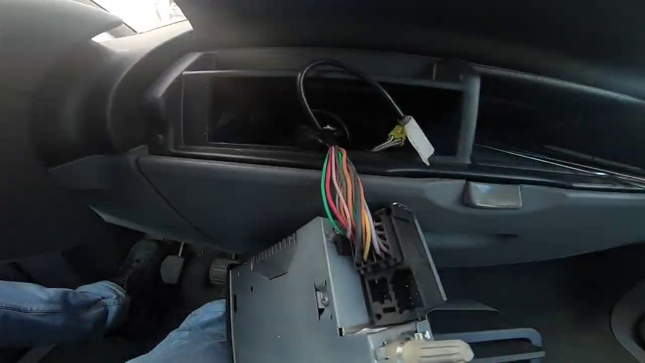RENAULT ESPACE 4 DEMONTAŻ RADIA SAMOCHODOWEGO