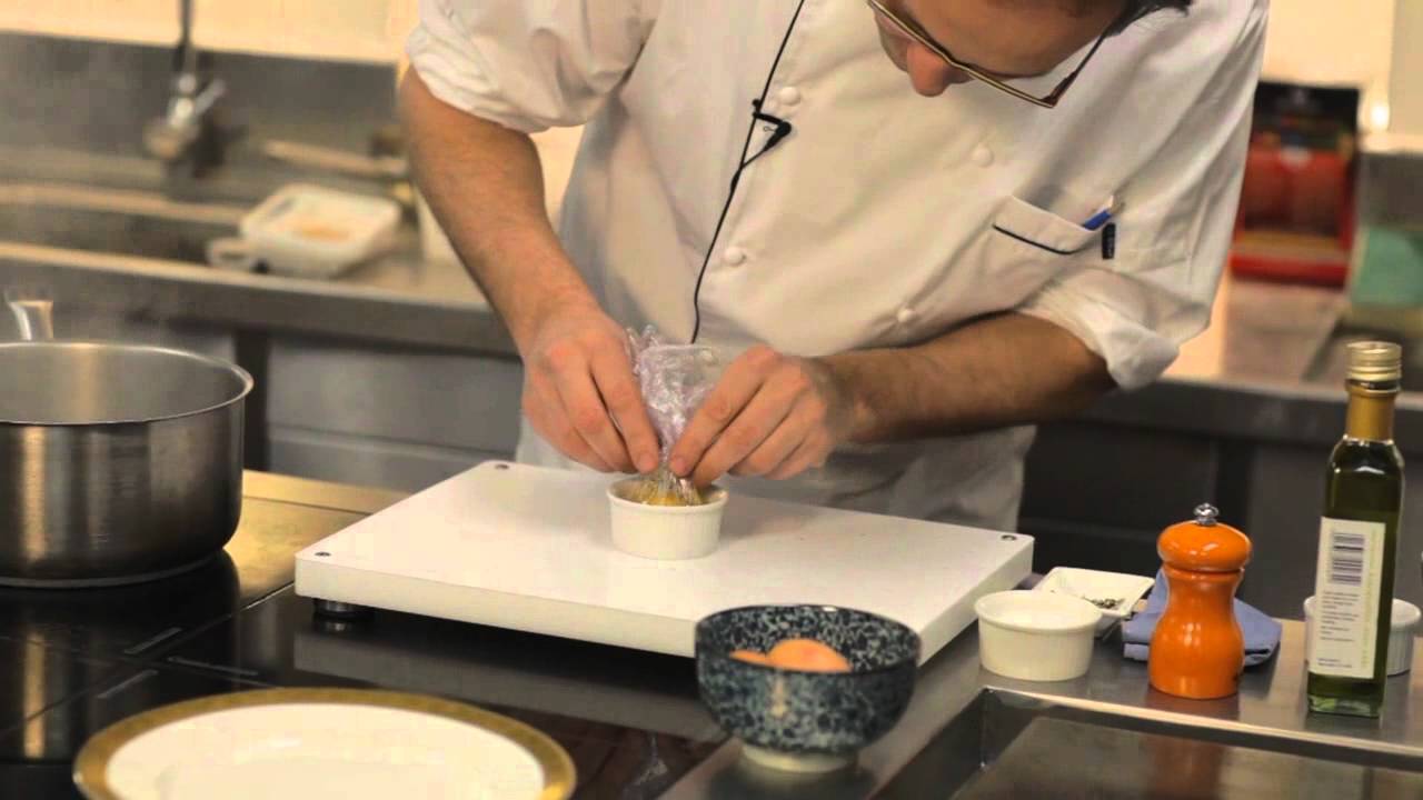 How to make the perfect poached egg using cling film with Alexis Gauthier - Taste Festivals