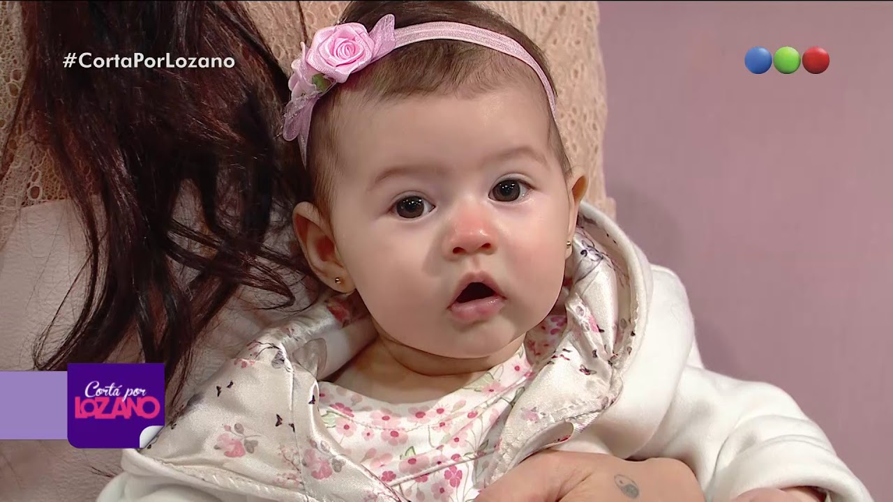 Adabel Guerrero presentó a su hija en el diván - Corta Por Lozano 2018