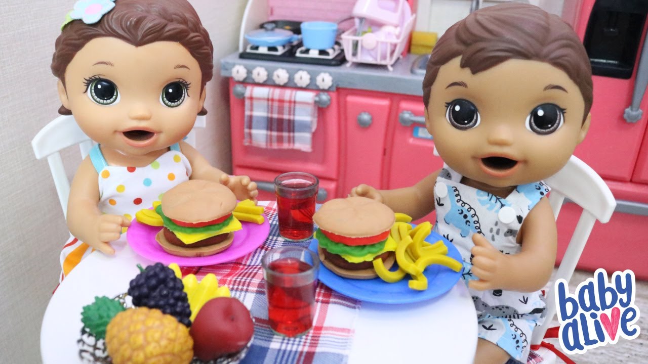 HAMBURGUER E BATATA FRITA DE MASSINHA PARA O LANCHE DA LAURINHA E FELIPINHO