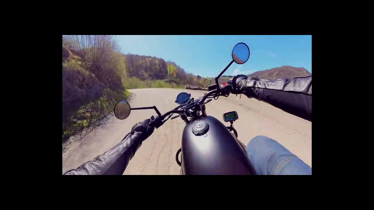 Moto Guzzi V7 850  - Mistral Short Exhaust Raw Sound