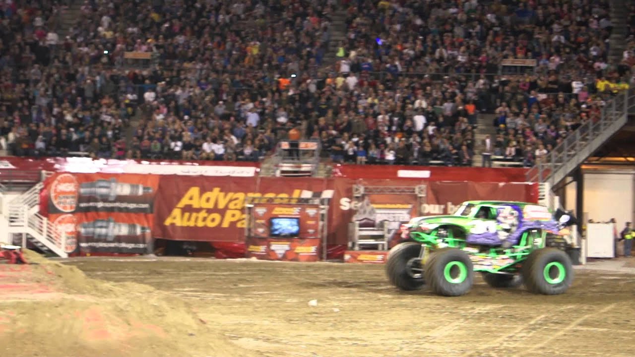 Monster Jam Grave Digger 30th anniversary truck freestyle Citrus Bowl 2012