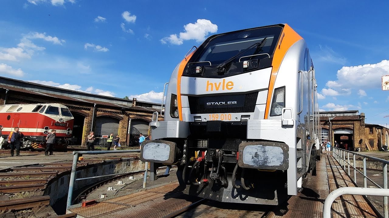 HVLE-EuroDual Baureihe 159 fährt in Berlin-Schöneweide auf die Drehscheibe