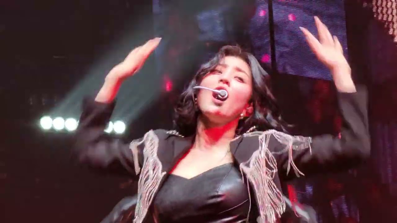 Twice III in Oakland - Cry For Me (partial fancam)