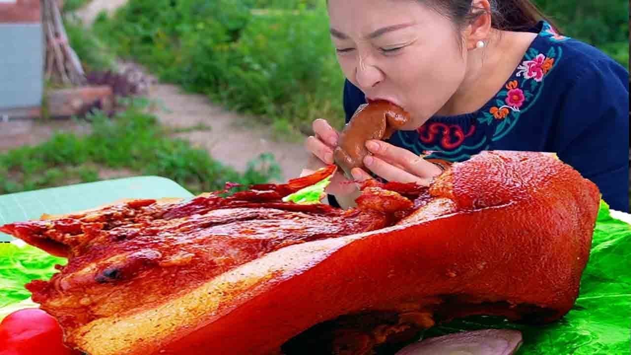 小雨滷豬頭肉吃，耙糯黏牙卤香浓郁，拌上靈魂沾水太香了【市民朱小雨】