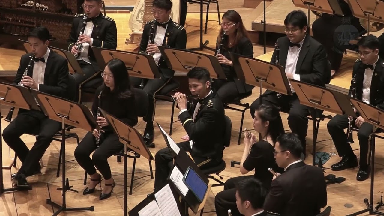 Grainger - Country Gardens / SAF Central Band • Bostock