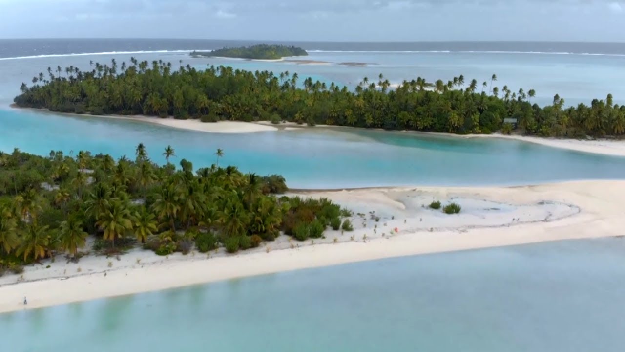 Flats fly fishing for Bonefish in Aitutaki