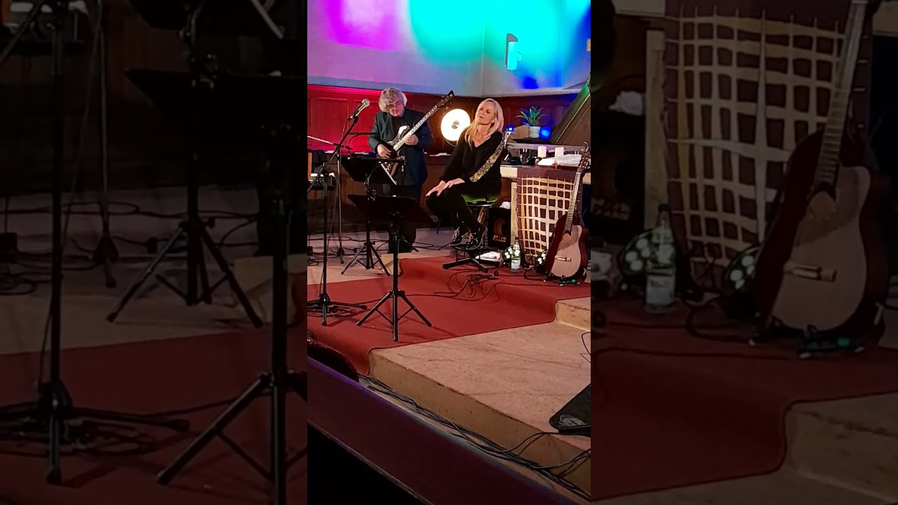 Sandie Wollasch & Klaus Wagenleiter Trio, Bass Decebal Badila, live im MUK