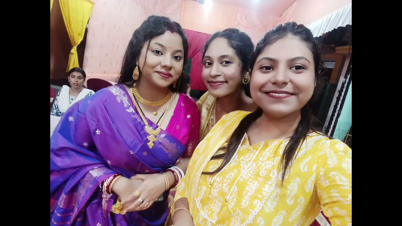 বাড়ির পুজো বলে কথা☺️🙏❤️