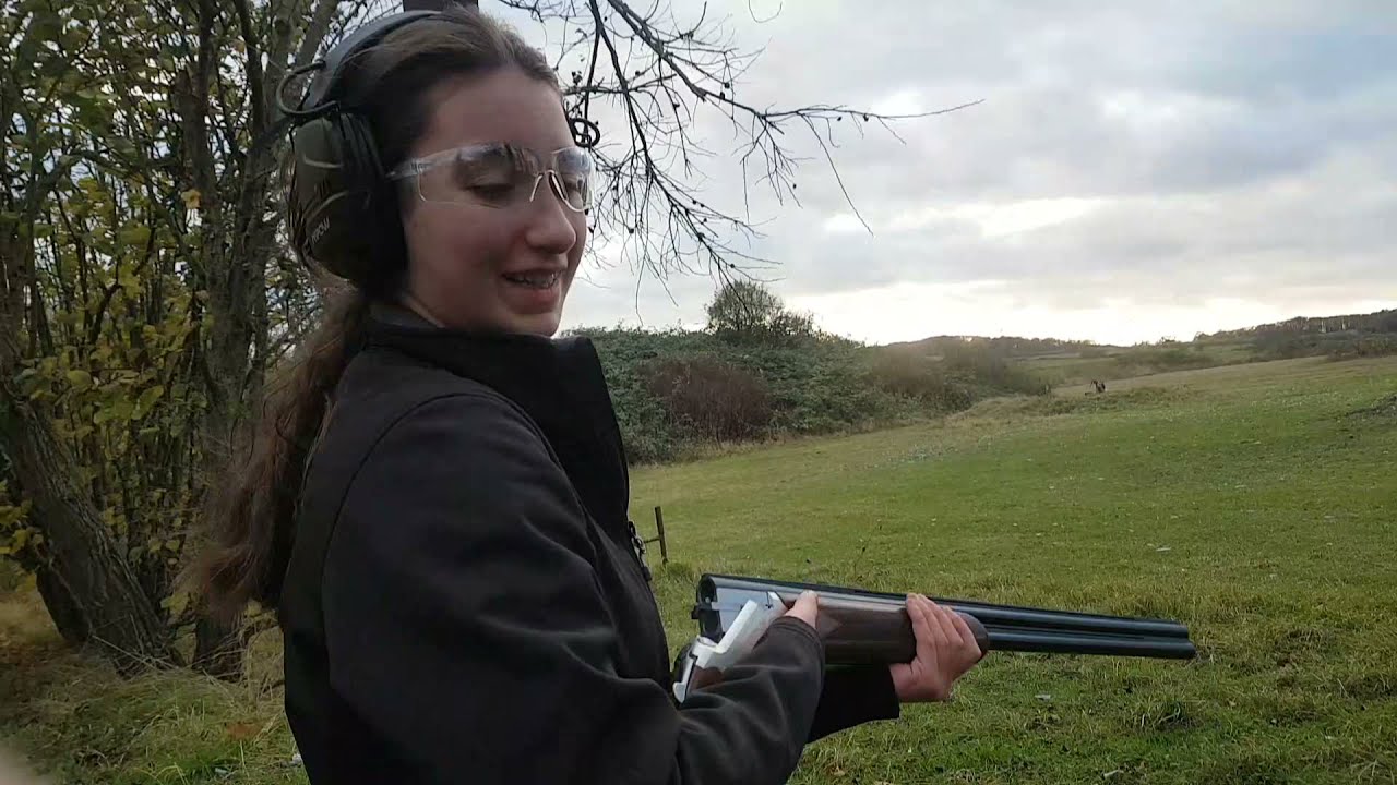 Kent Clay Shooting - Sophia Tests Her New 20G Yildiz