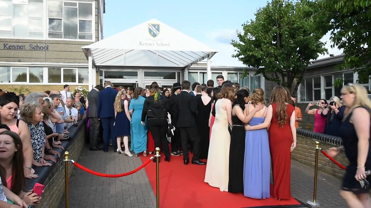 Year 11 Kennet School Proms
