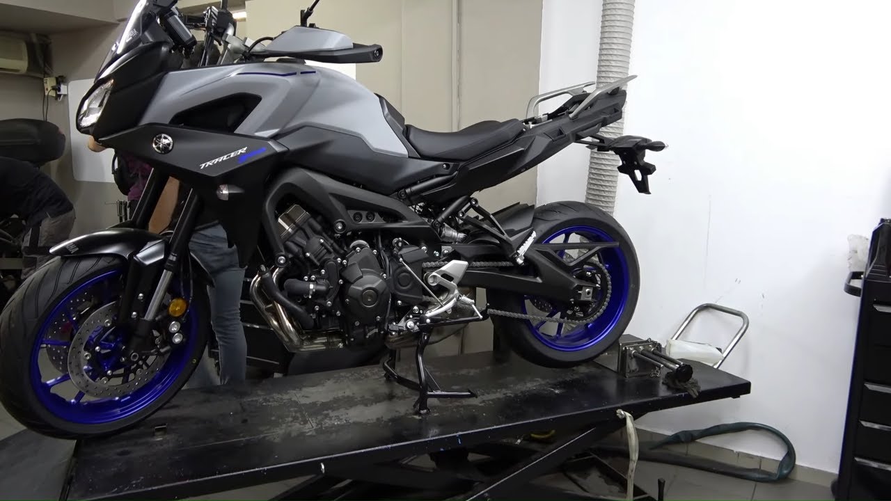 YAMAHA TRACER 900 - akrapovic and crash bar installation