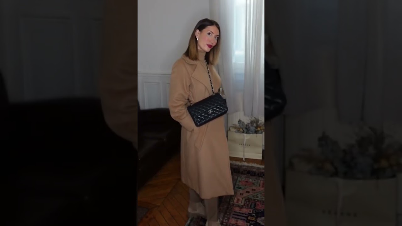 How Parisian wear the Chanel classic flap bag #chanel #chanelclassicflap #parisianstyle