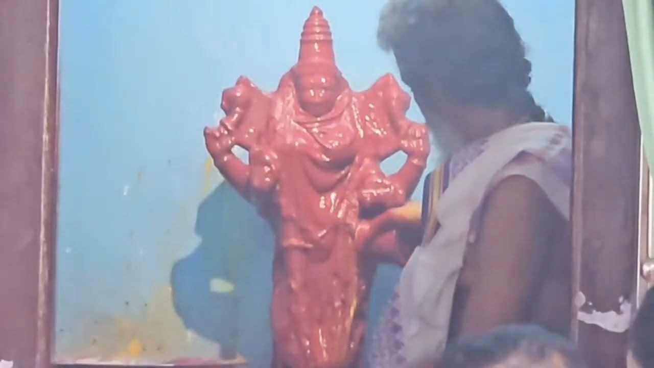 5 వ.రోజు ఏకదశ వైభోవోత్సవలు  అమ్మవారి కి అభిషేకం,శ్రీ చండి హోమం  పూర్ణహుతి నిర్వహించారు
