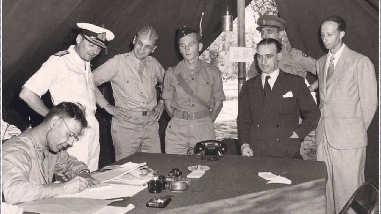 Il Maresciallo Pietro Badoglio annuncia l'armistizio, 8 settembre 1943 dai microfoni dell'EIAR