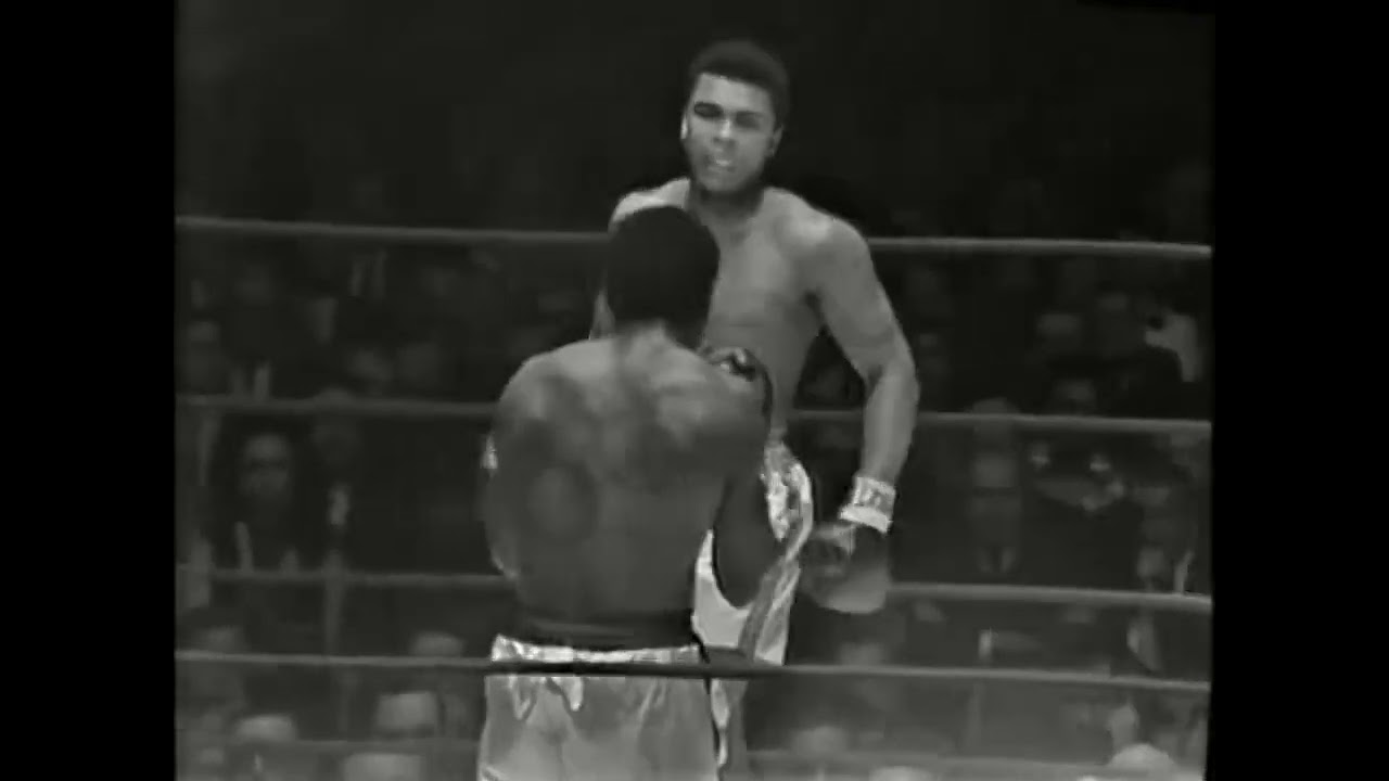 MUHAMMAD ALI VS ERNIE TERRELL BOXING MATCH ROUND 2.
