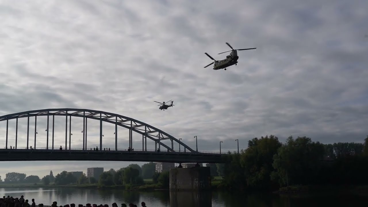Rode Baretten verwelkomd door de Koninklijke Landmacht op historische grond