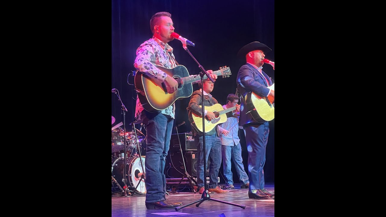 Dailey & Vincent / Ben James (future star) - where no one stands alone - amazing vocals at Dollywood