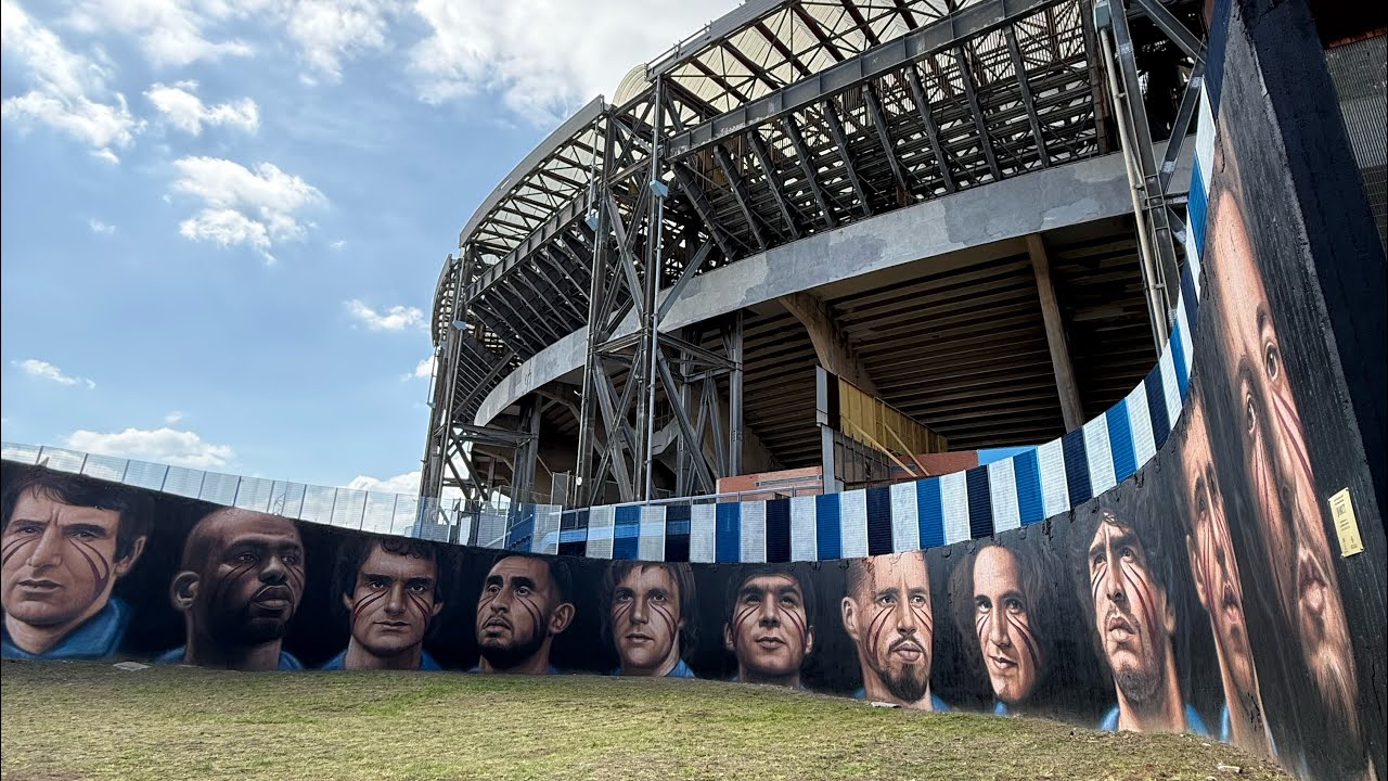 #STADIOMARADONA 🏟️ INAUGURATO IL MURALES DI #JORIT “Napoli Dream Team” 🔵 #Manfredi 