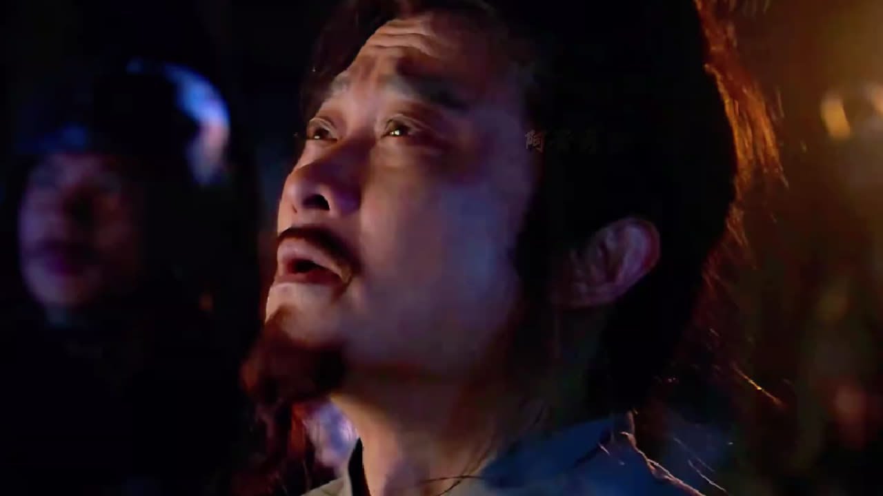 袁绍优柔寡断，田丰对的时候就听许攸的，许攸对的时候就听田丰的，田丰许攸都对的时候就听自己的。曹操：差点没把我笑死#袁绍 #田丰 #许攸 #历史 #影视混剪