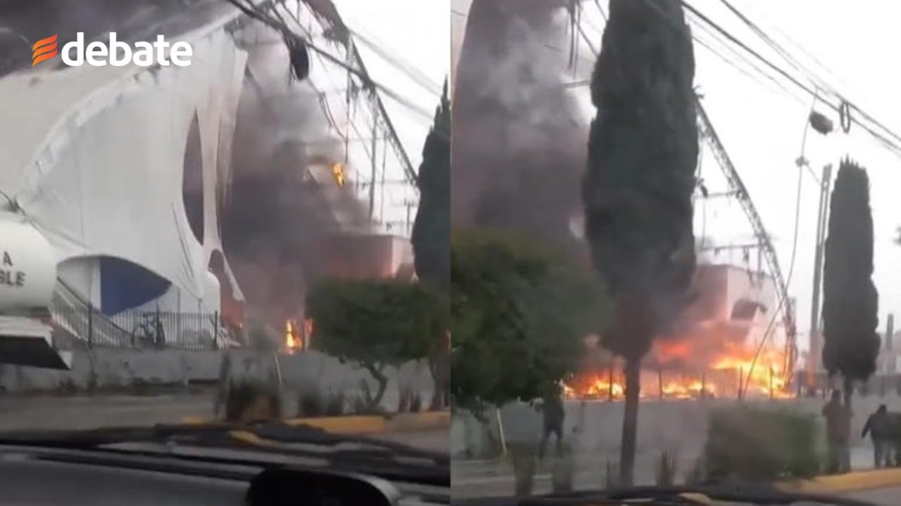 Fuerte incendio arrasa con bazar navideño en Teoloyucan, Estado de México