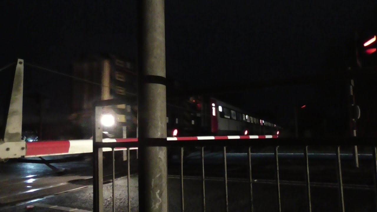 Polar Express @ Wallingford level crossing. 15 December 2021. USA engine 6046.