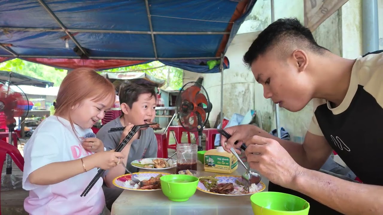 Huyền Hrê Và Tài Tí Tẹo Bất Ngờ Quay Về Gấp Rút Sau Khi Ăn Sáng Ở Quảng Ngãi Vì Lý Do Này