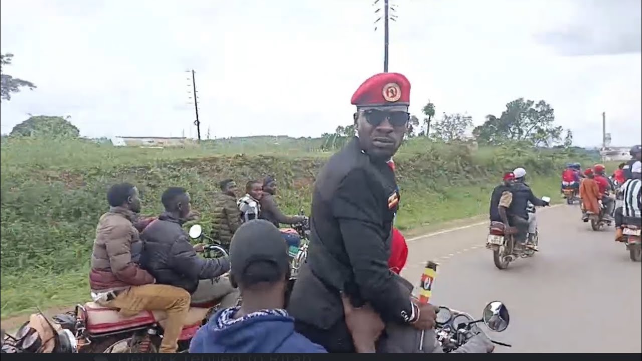 Breaking News! Bobi Wine alinye Boda Boda okuduuka Police ebadde emusaazeko nga agenda e Mityana