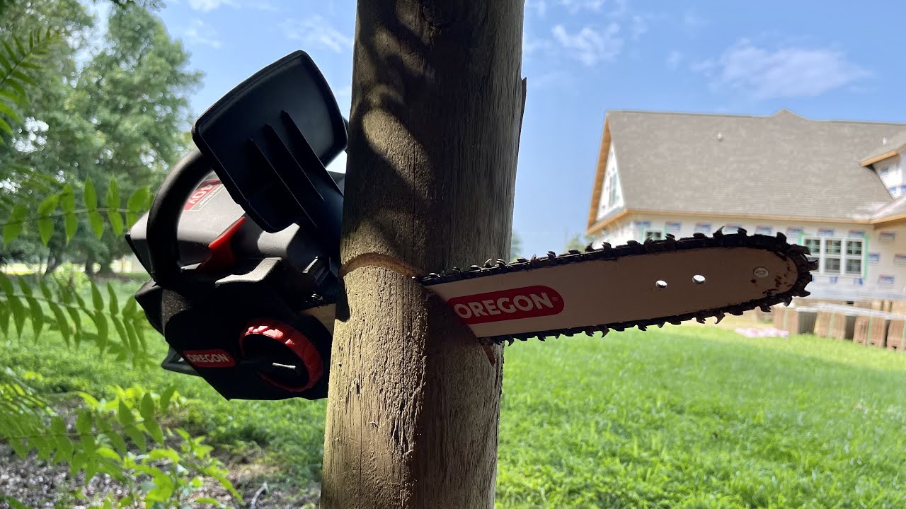 SELF SHARPENING CHAINSAW!!  OREGON CS300 demo & first impression!