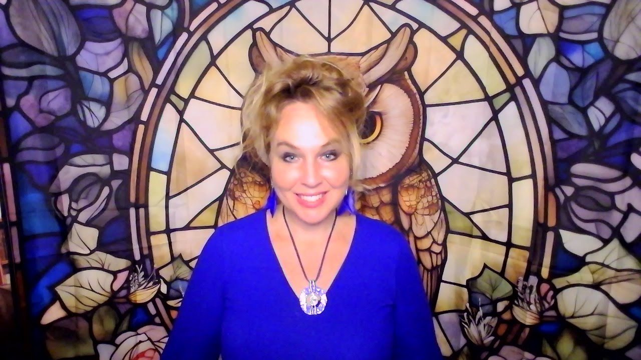 Love Tarot: A Dm has been considering what gift/gesture will express the way he feels