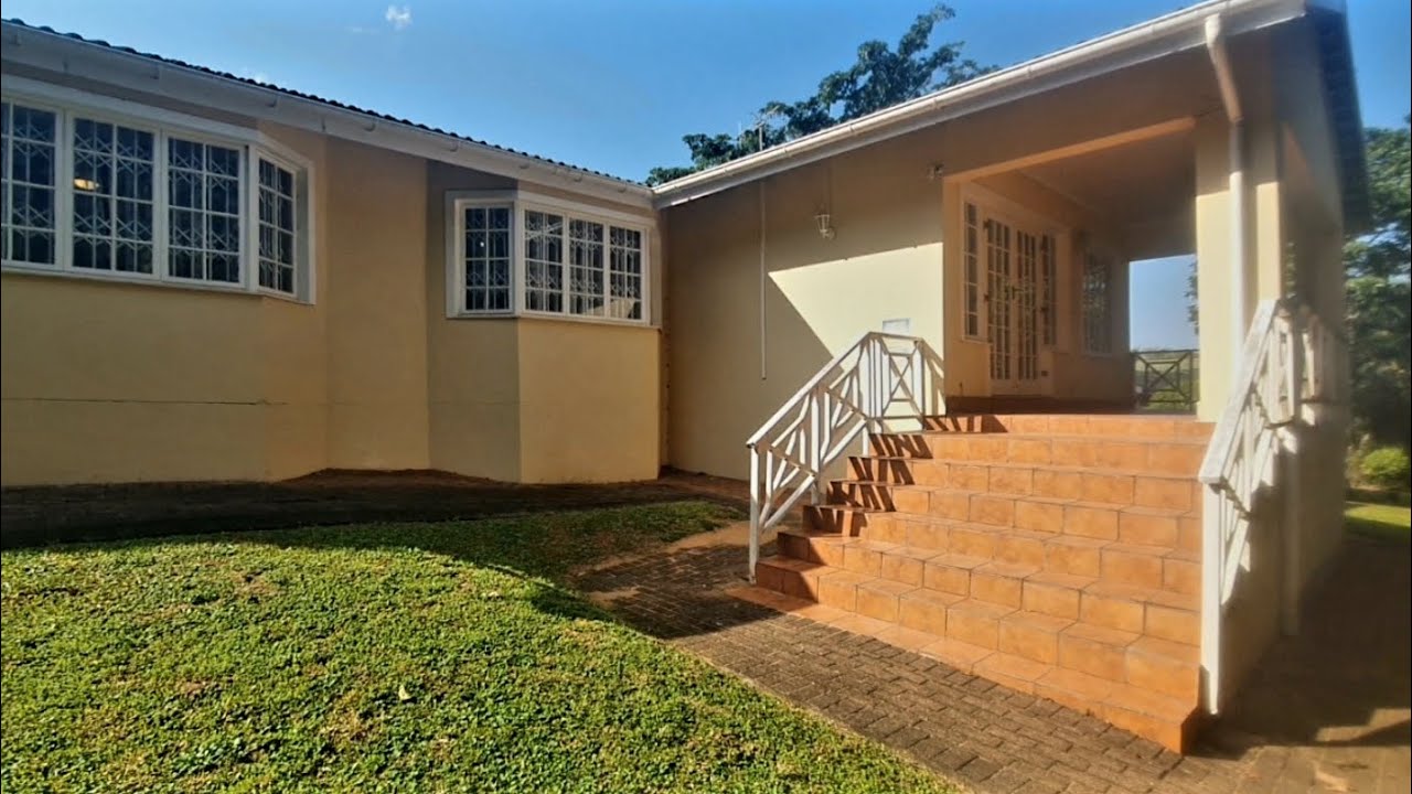 Coastal Charm in Umtentweni – A Must-See Townhouse