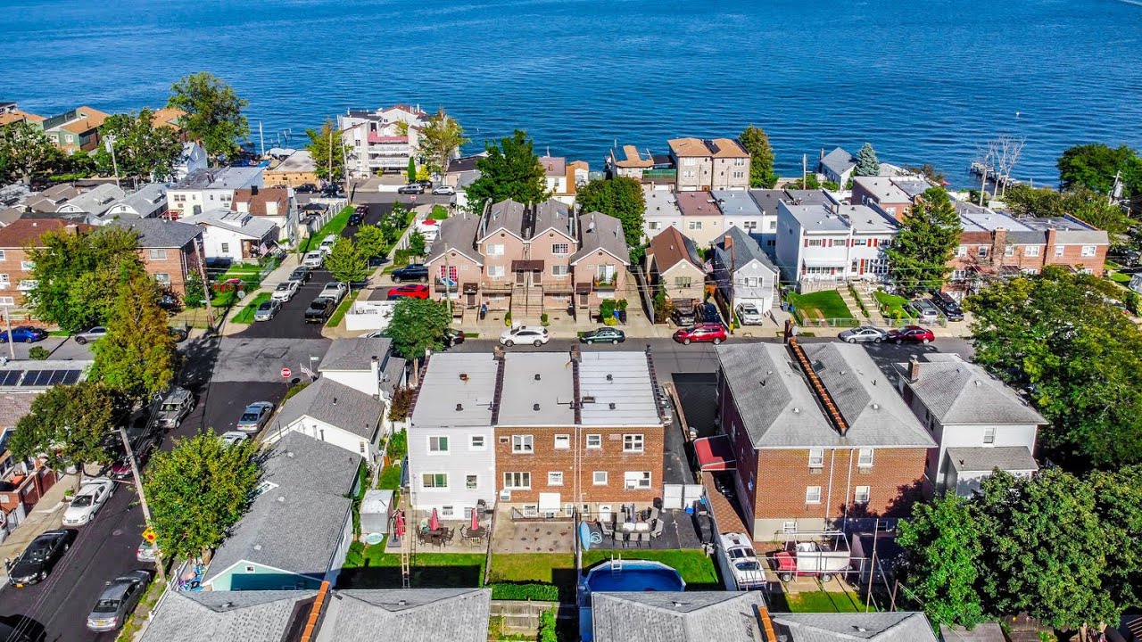 927 Dean Ave, Bronx, NY, 10465 Listed and Represented by EXIT Realty Premium