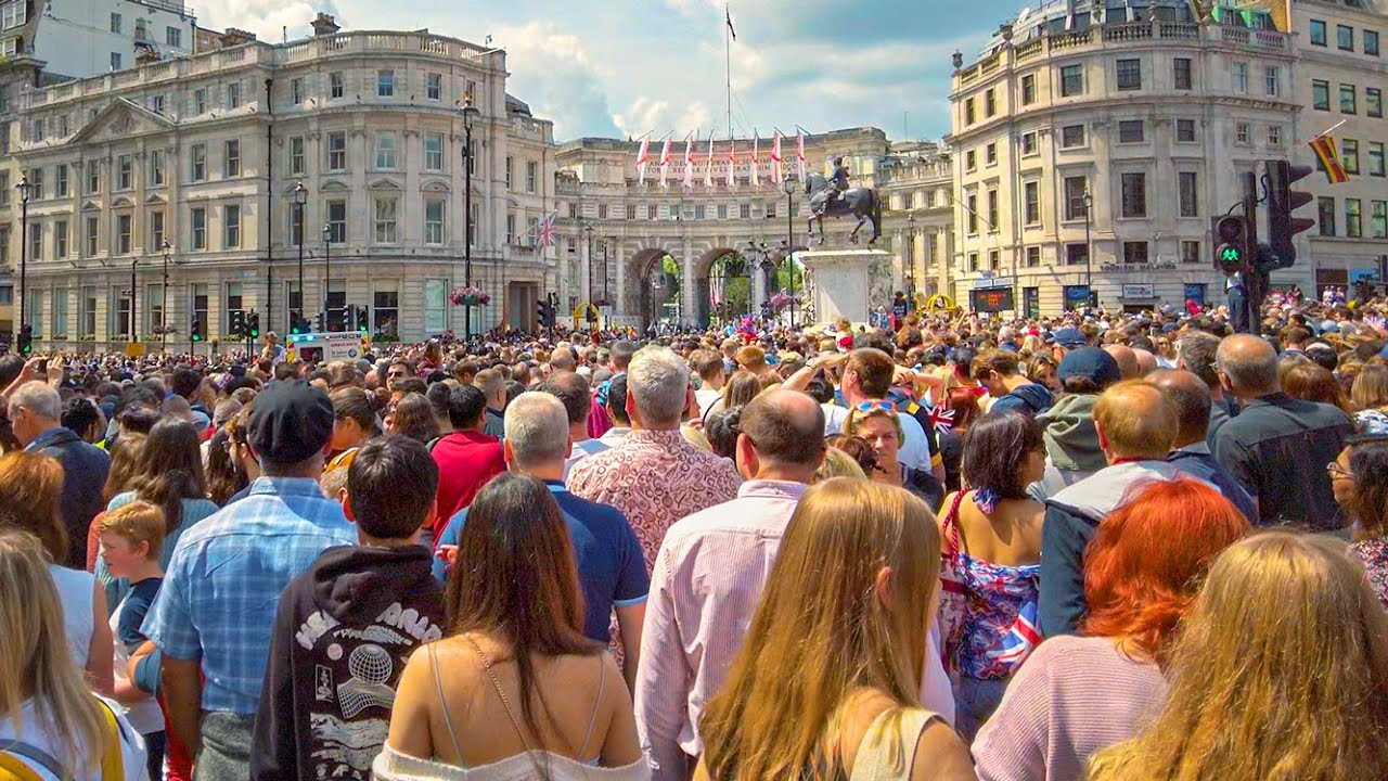 London Platinum Jubilee Celebrations Walk on Special Bank Holiday
