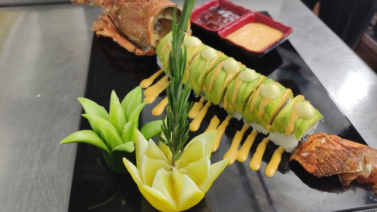 Lobster Maki 😋😋😋 yummy yummy sushi 🍣