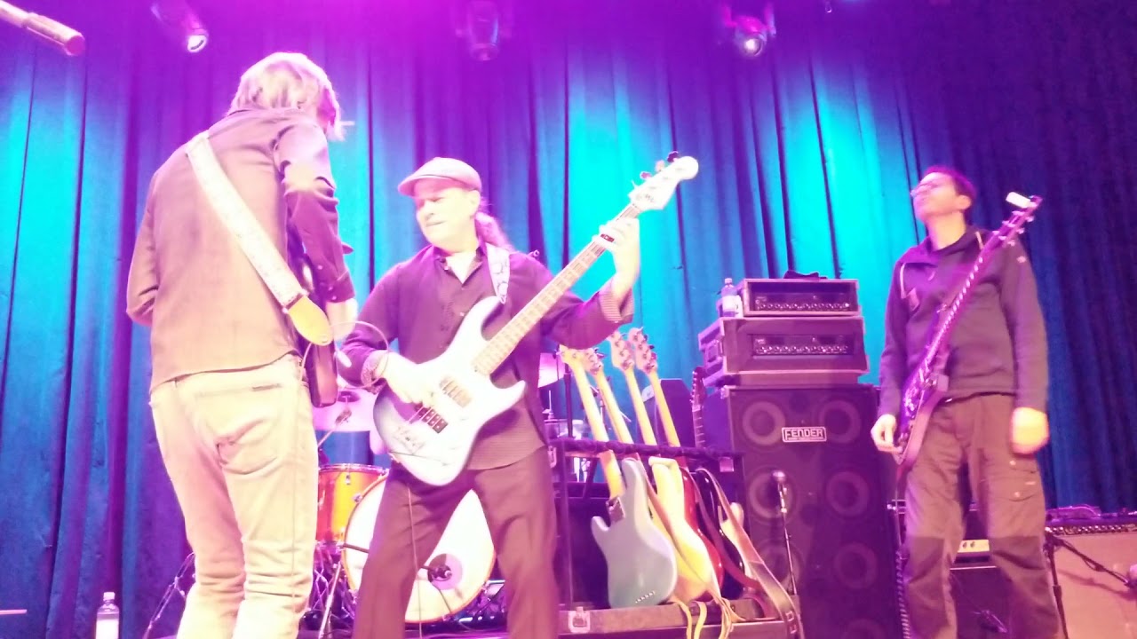 Eric Johnson- Shining Love/Zap(special guest Paul Gilbert)