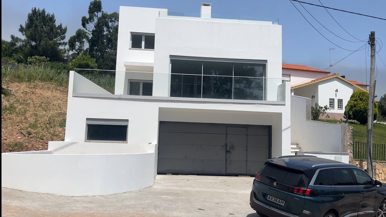 Oportunidade em Famalicão de Nazaré moradia T3 - próximo de grandes centros e belíssimas praias!