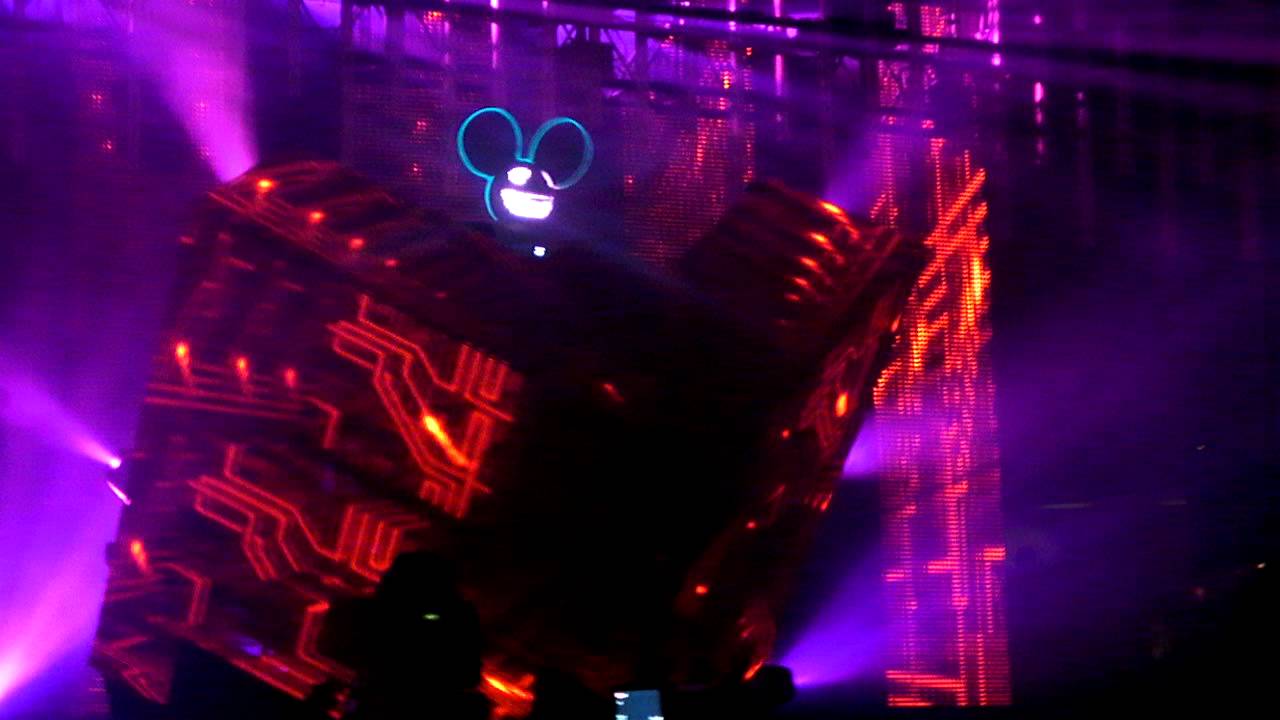 deadmau5, mau5 cube malfunction @ creamfields