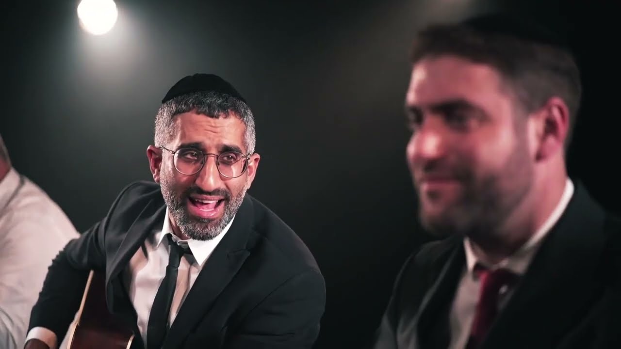 אלירן אלבז ואבישי אשל - מחרוזת כך עוברים חיי הקליפ הרשמי | Eliran Elbaz & Avishai Eshel - Kach Ovrim