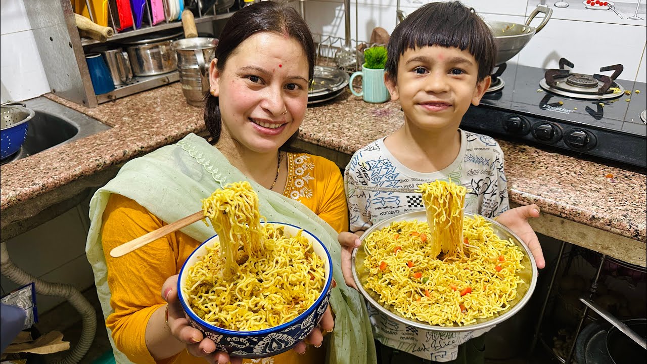 Flying Maggi Banaai 😍 First Time Ever