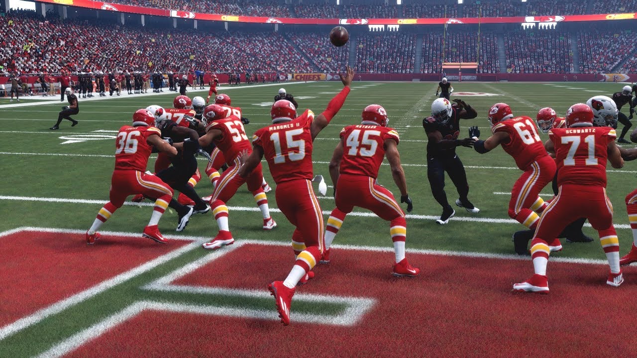 Madden 18: Patrick Mahomes 99-yard TD pass