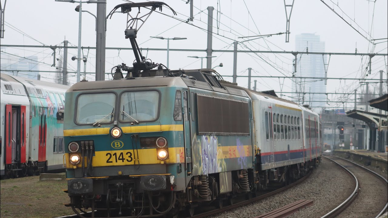 Trains at Schaerbeek