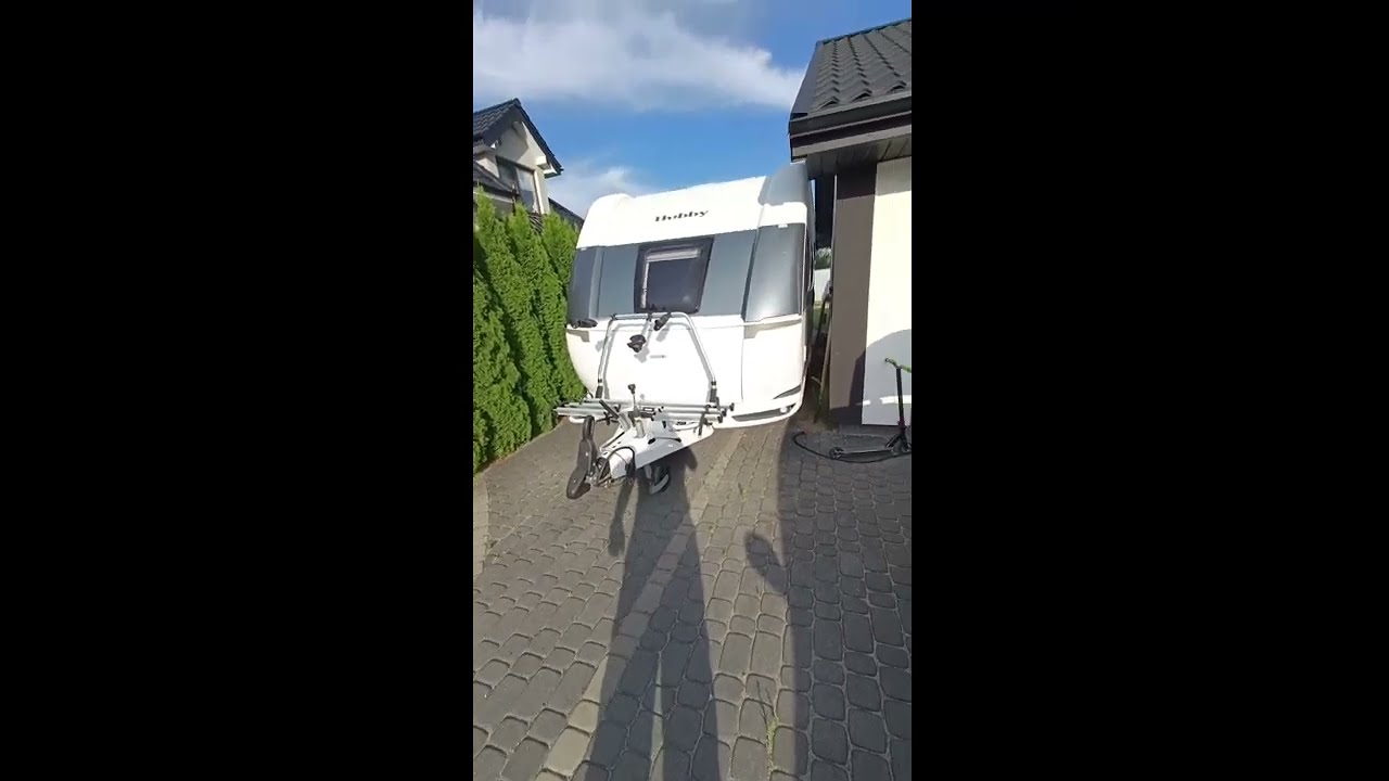 Podłączenie (montaż) akumulatora w przyczepie kempingowej Hobby on tour