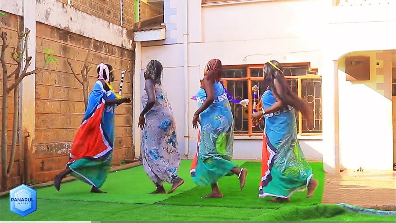Panaruu traditional dance (Mijak Bany wedding song)