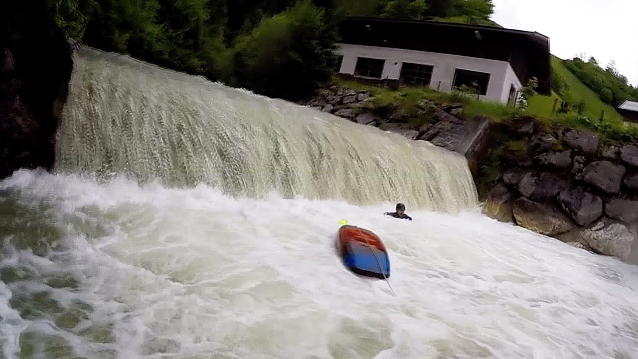 Rettung mit Wurfsack aus rückläufigem Wehr
