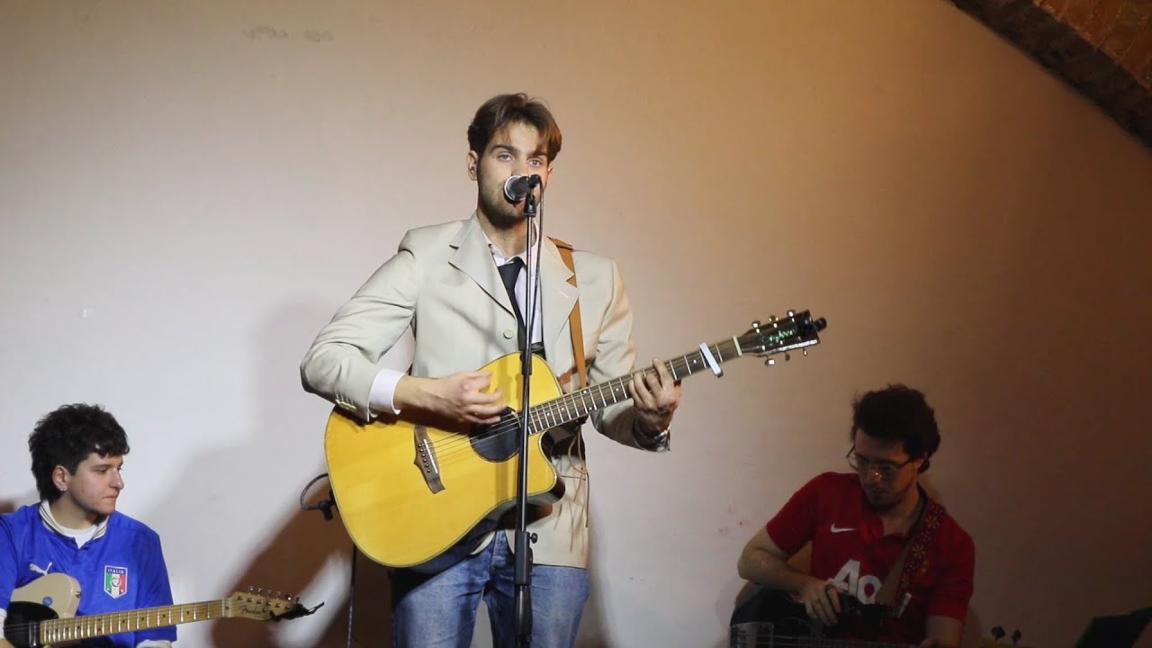 Gabriele De Lucia - Life is going to kill you! [Live at Carmen Town]