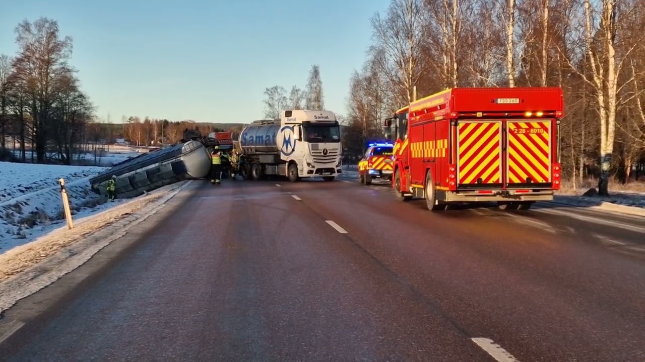 Str&aring;tj&auml;ra: Olycka med tankbil