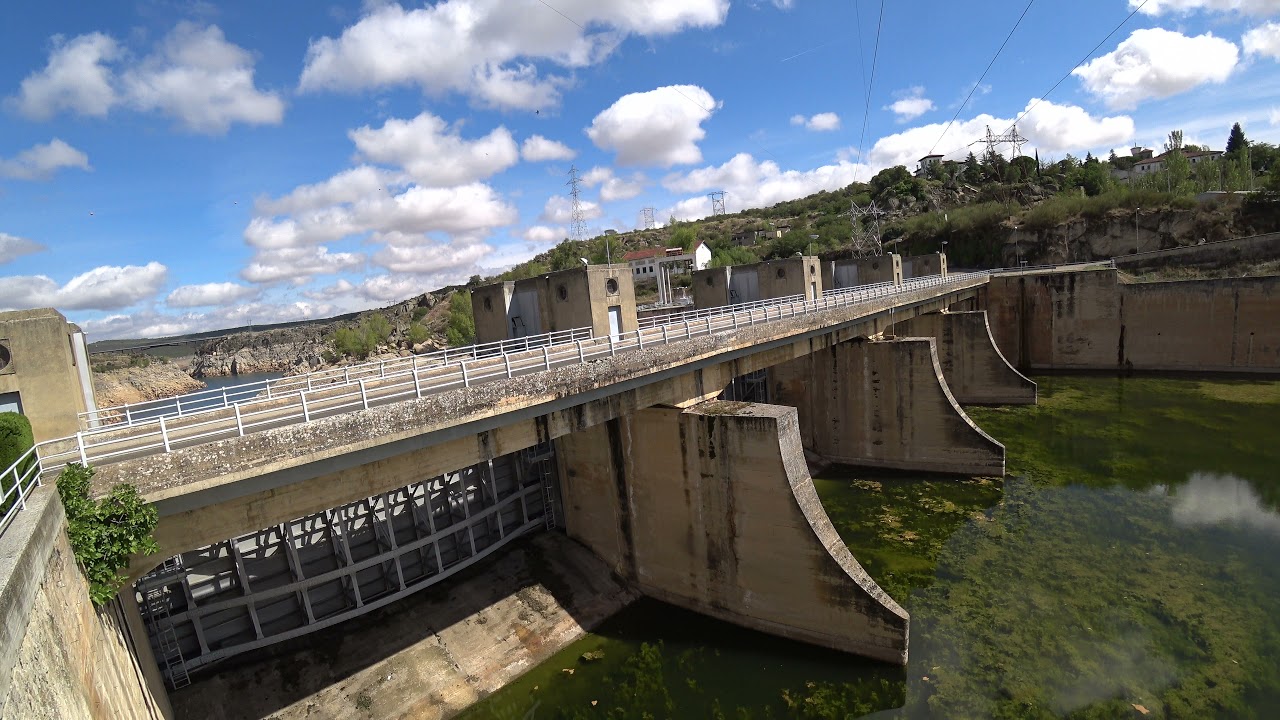 PRESA DE RICOBAYO TRAS VACIARLA IBERDROLA