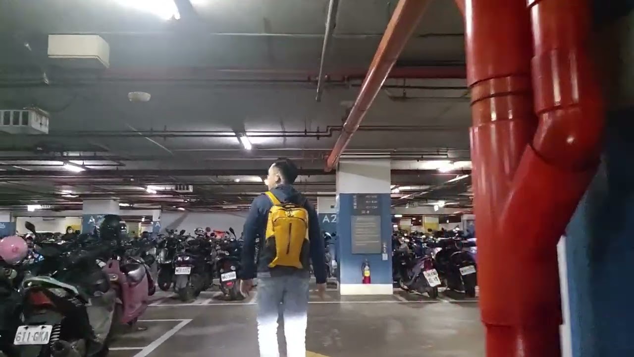 美麗華百樂園地下停車場 機車免費停車